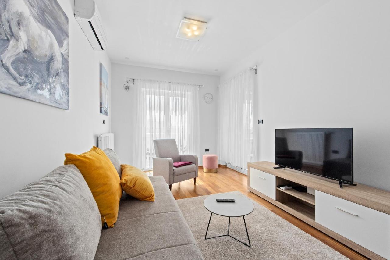 Feniks Fazana Apartman Экстерьер фото
