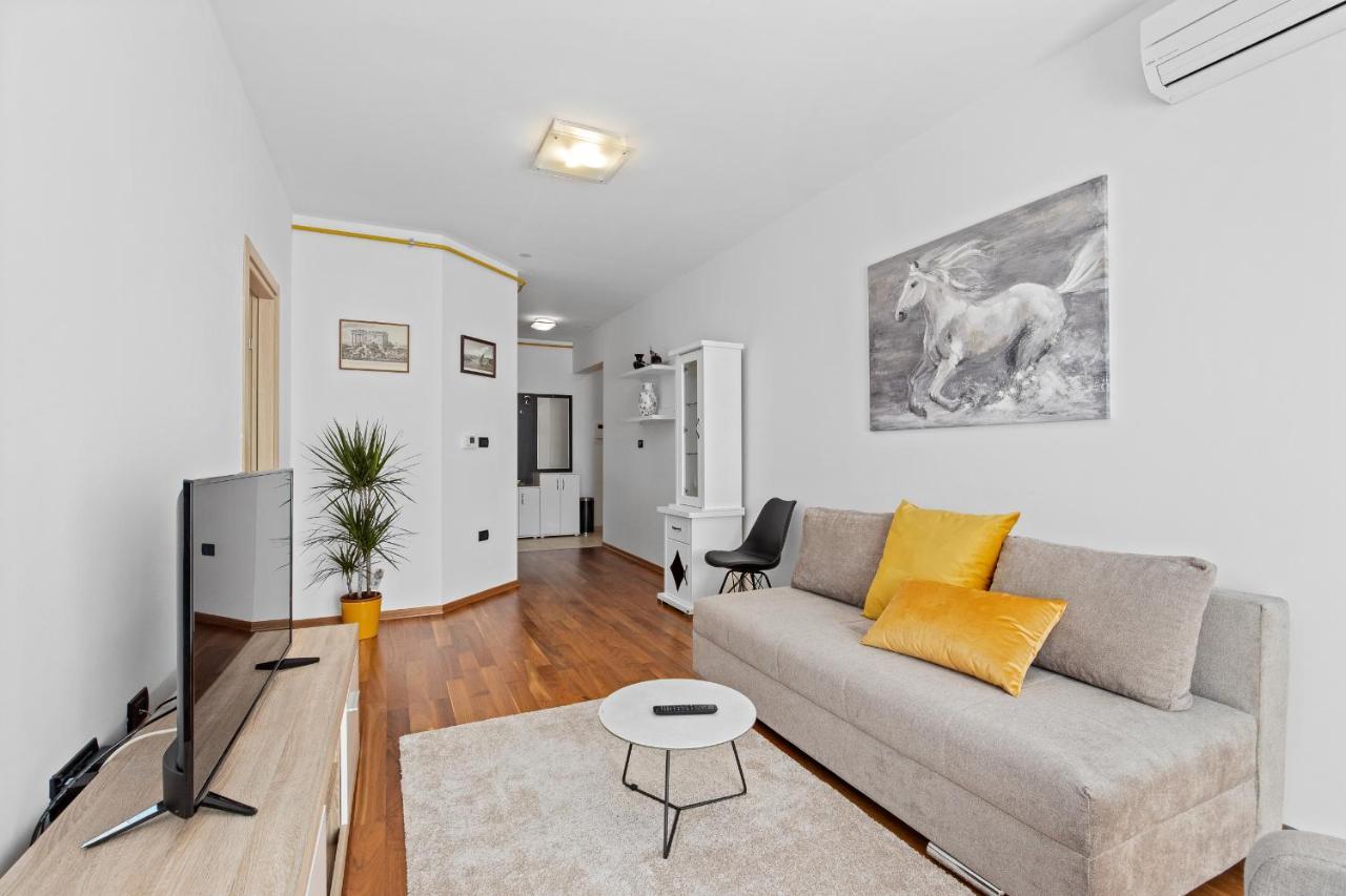 Feniks Fazana Apartman Экстерьер фото