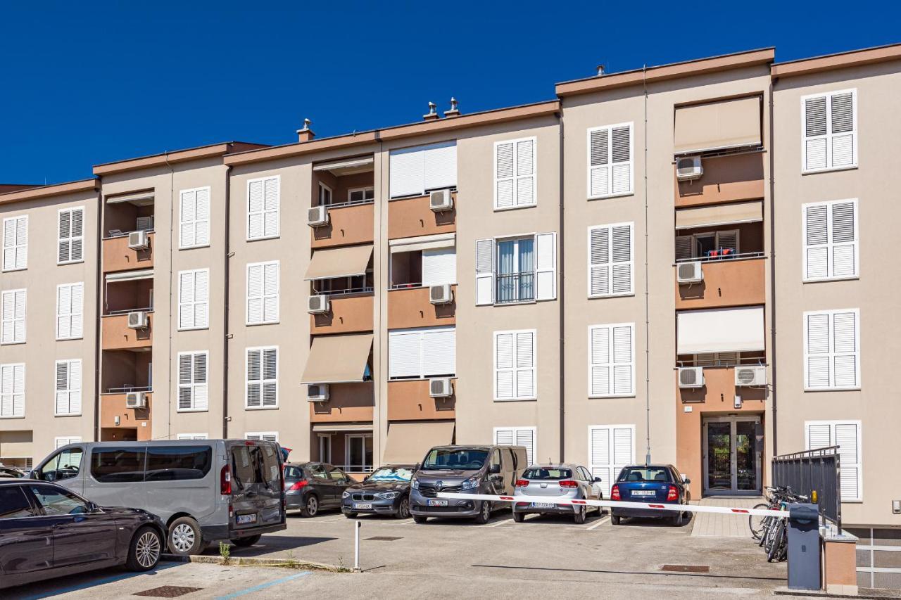 Feniks Fazana Apartman Экстерьер фото