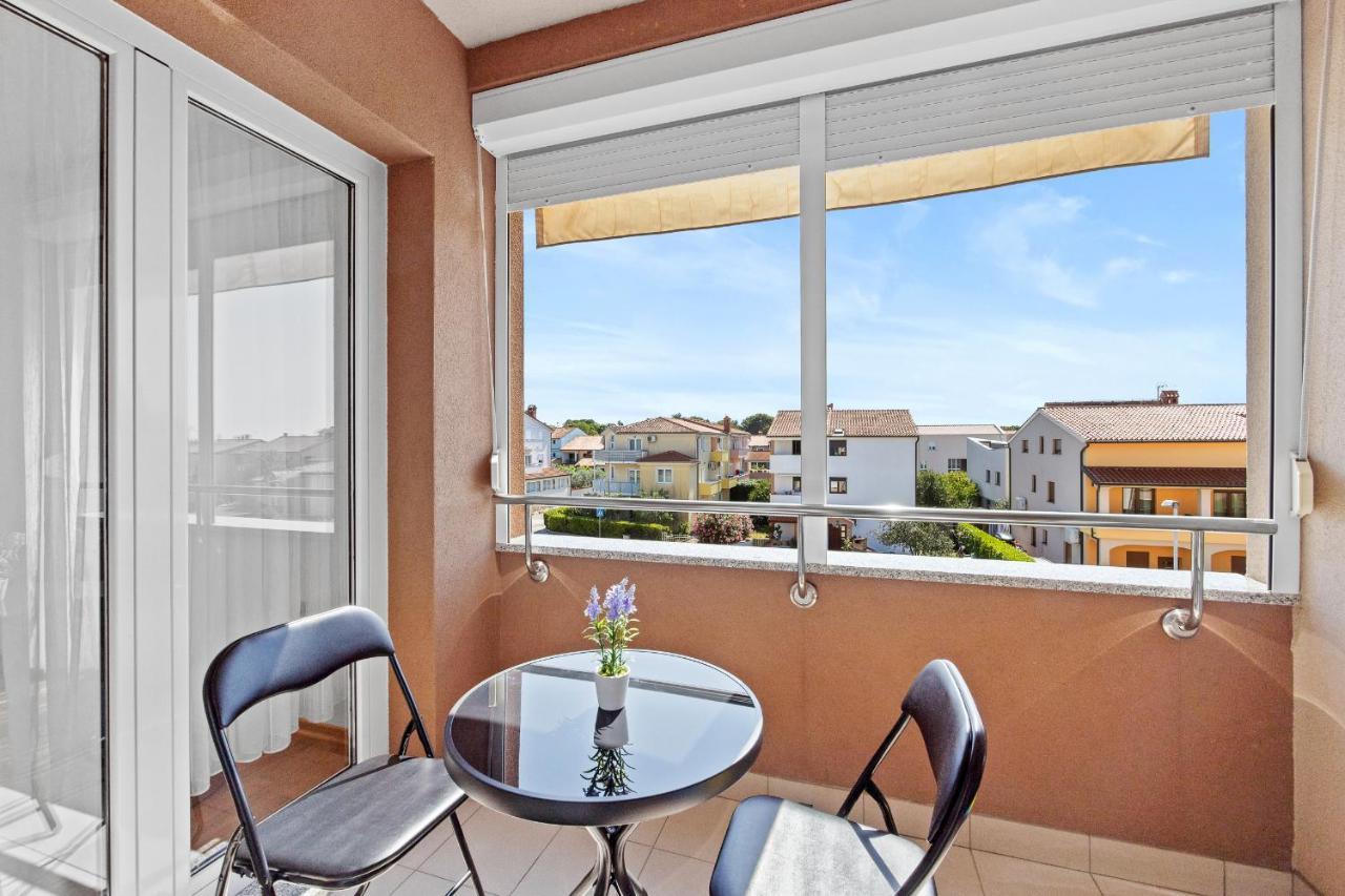 Feniks Fazana Apartman Экстерьер фото